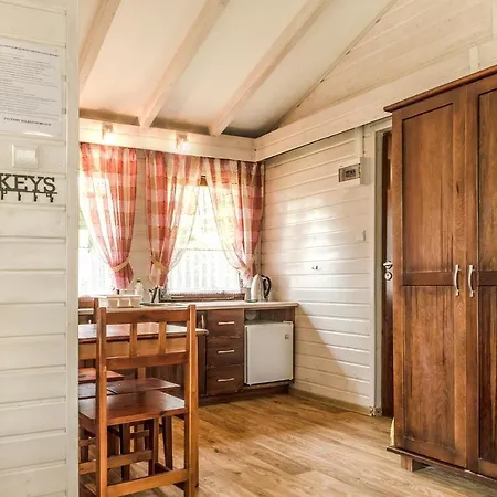 Osrodek Wczasowy Lesny 롯지 *