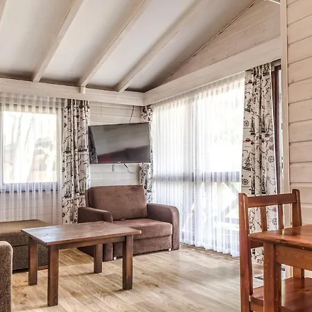 Osrodek Wczasowy Lesny 롯지